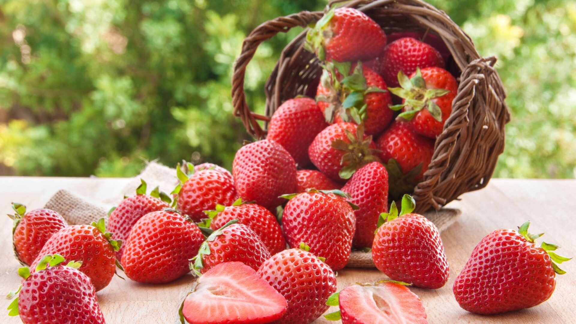 Unlock the Power of Nature with Straw Berries! 🍓